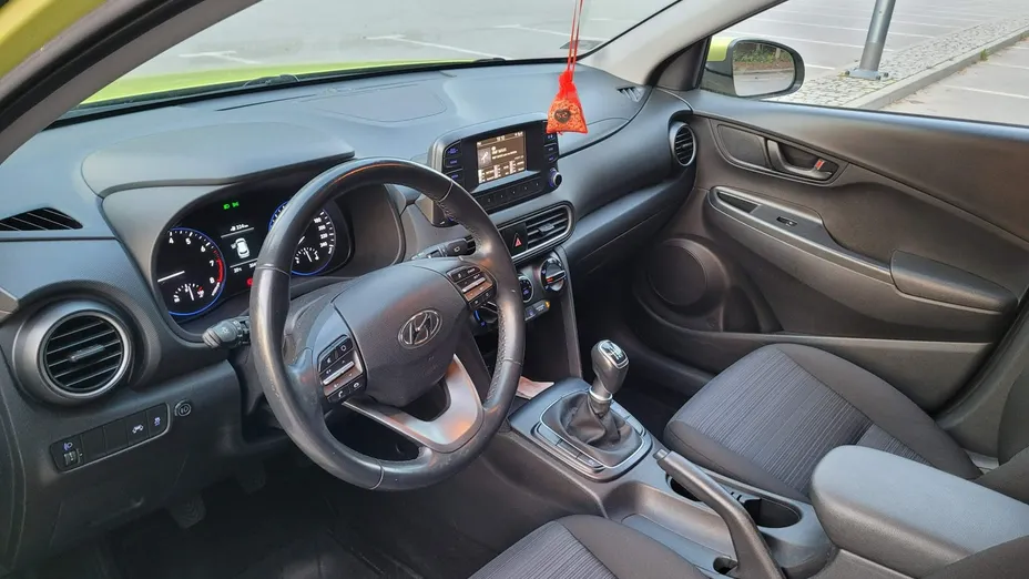 HYUNDAI Kona -