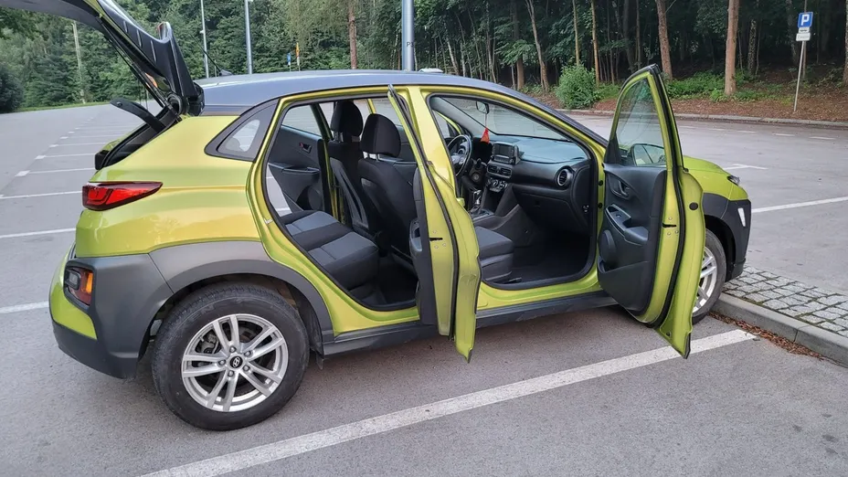 HYUNDAI Kona -
