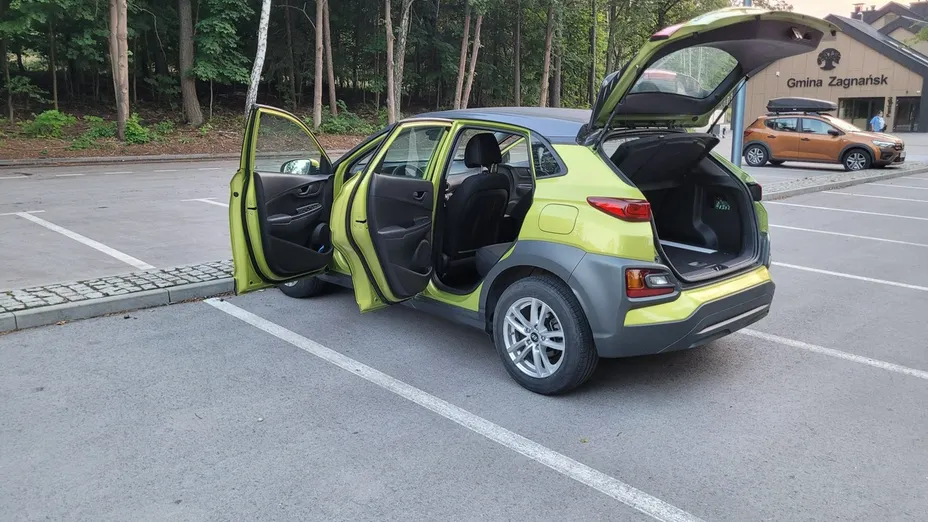 HYUNDAI Kona -