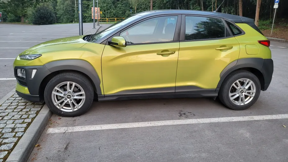 HYUNDAI Kona -