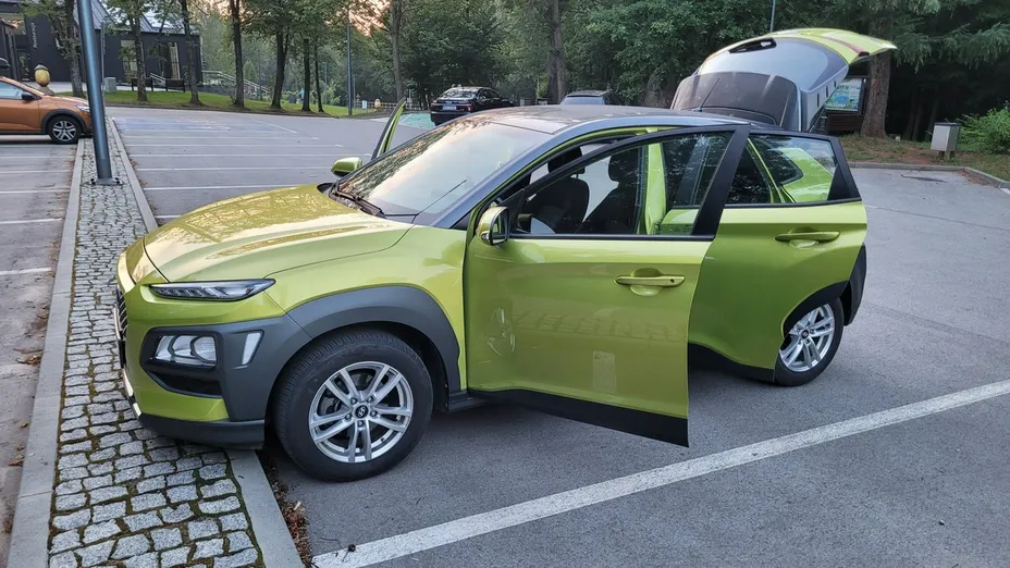 HYUNDAI Kona -