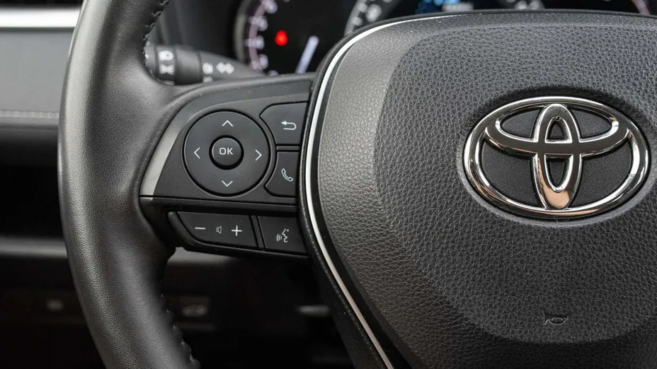 TOYOTA RAV4 -