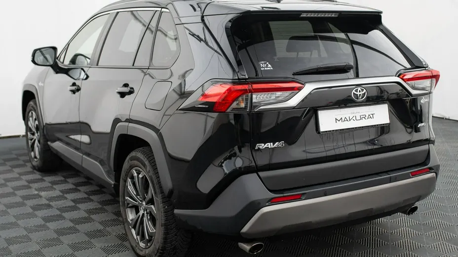 TOYOTA RAV4 -