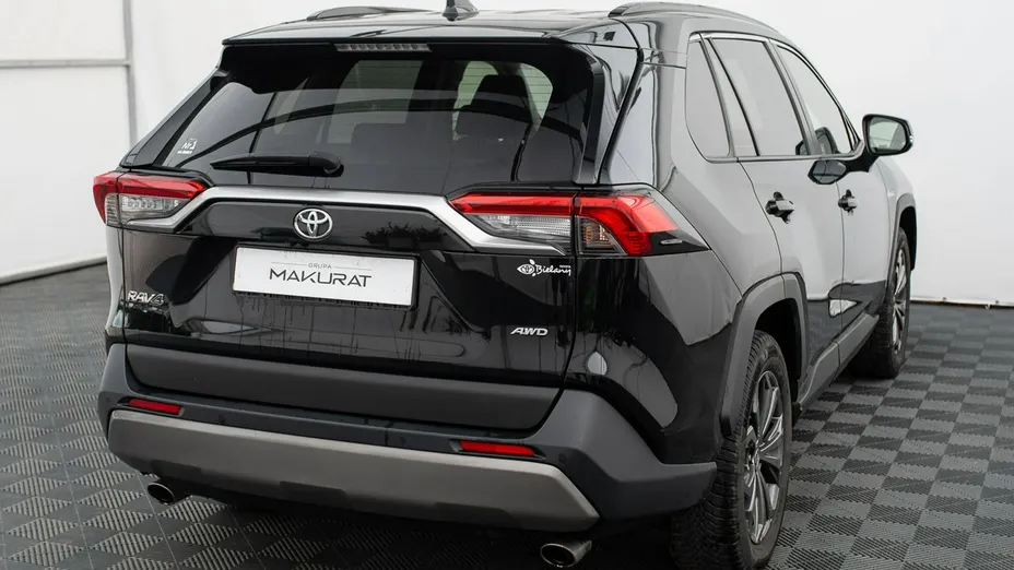 TOYOTA RAV4 -