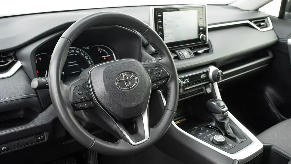 TOYOTA RAV4 -
