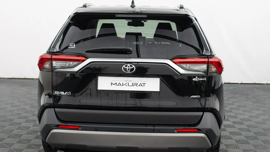 TOYOTA RAV4 -