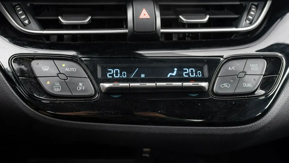 TOYOTA C-HR -
