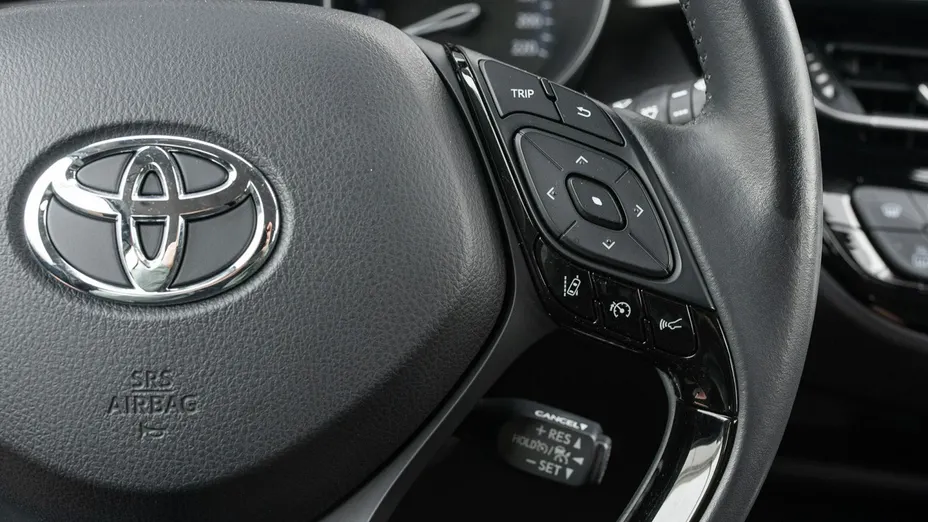 TOYOTA C-HR -