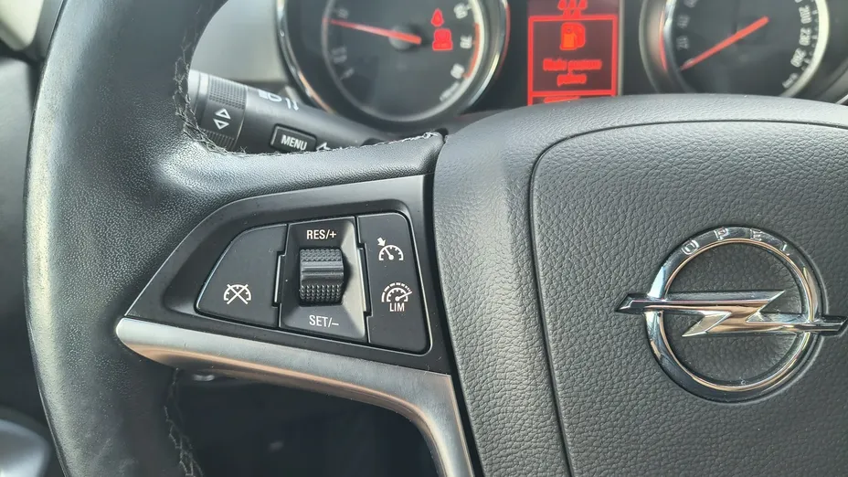 OPEL Zafira -