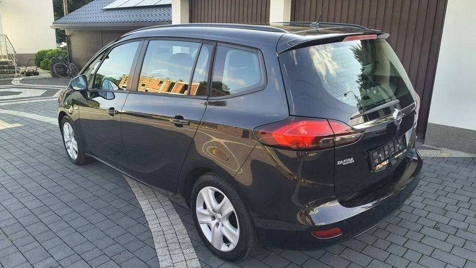 OPEL Zafira -
