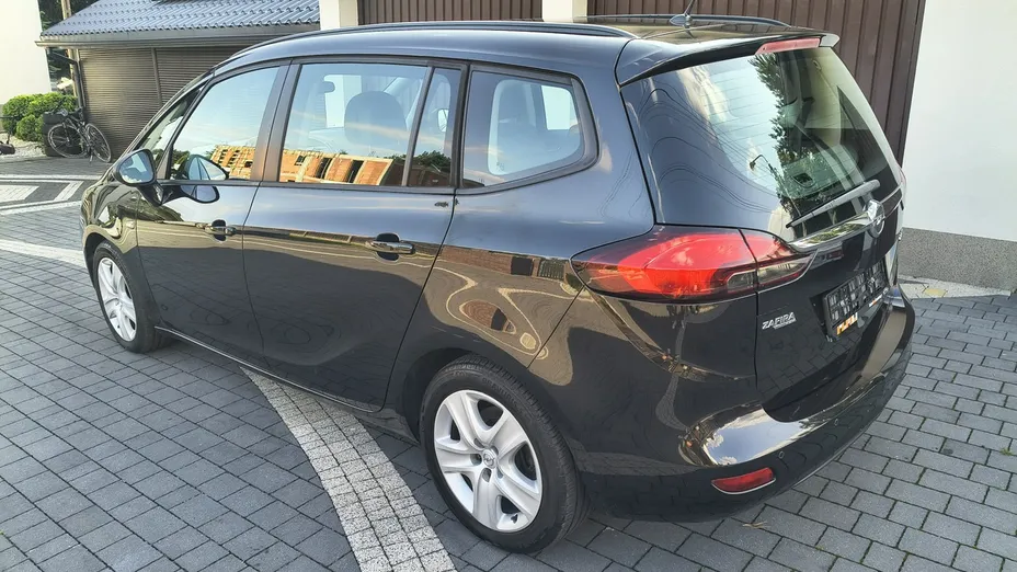 OPEL Zafira -