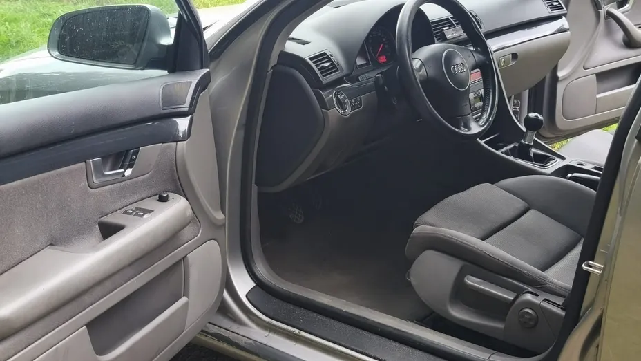 AUDI A4 -