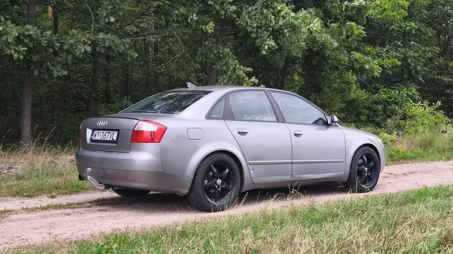 AUDI A4 -