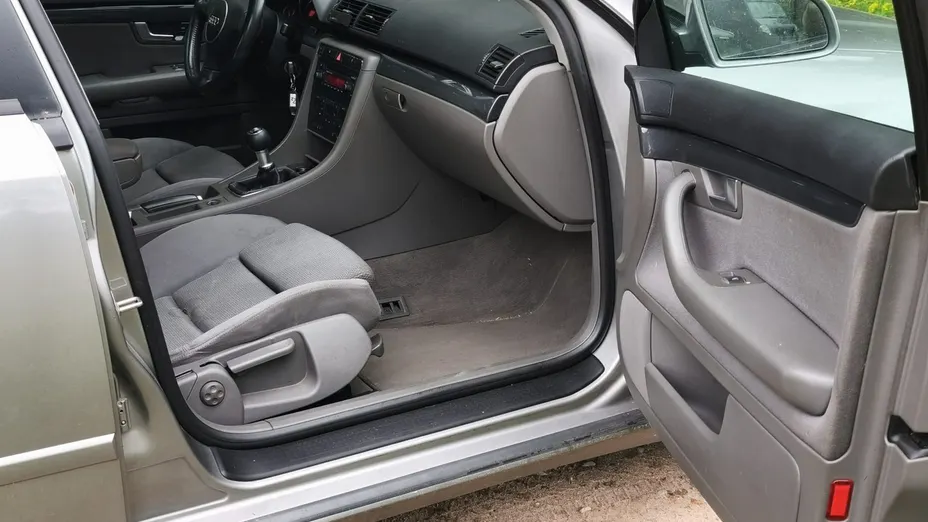 AUDI A4 -