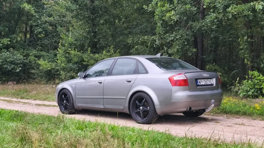 AUDI A4 -
