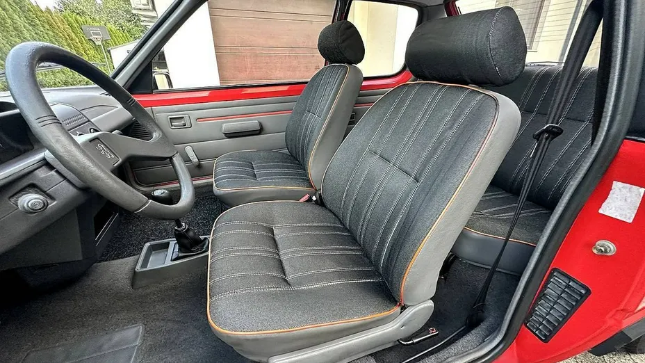 PEUGEOT 205 -
