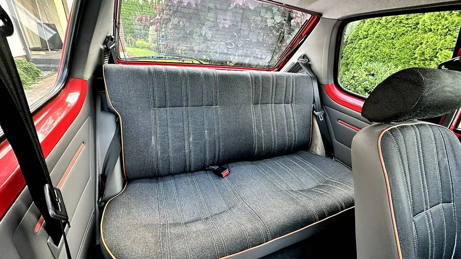 PEUGEOT 205 -
