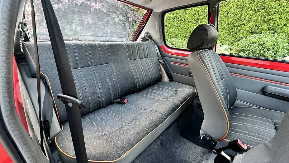 PEUGEOT 205 -