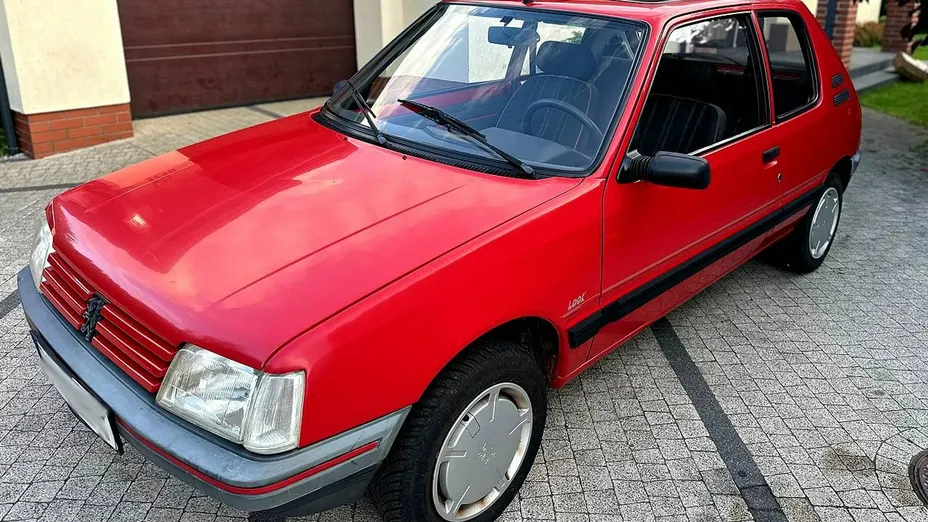 PEUGEOT 205 -