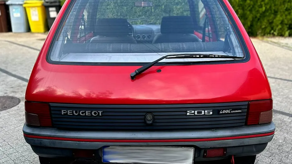 PEUGEOT 205 -