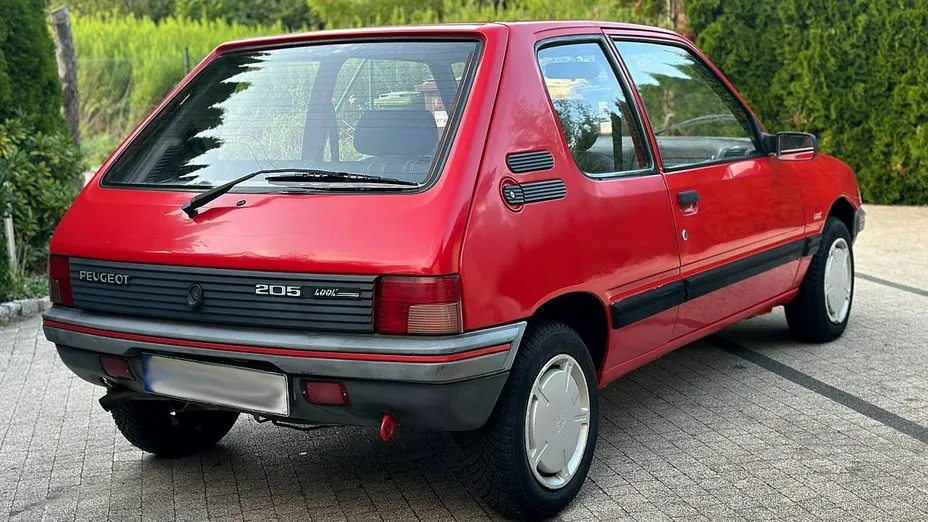 PEUGEOT 205 -