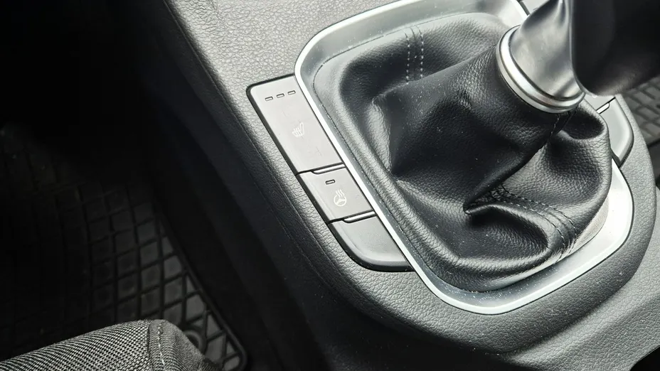 HYUNDAI i30 -