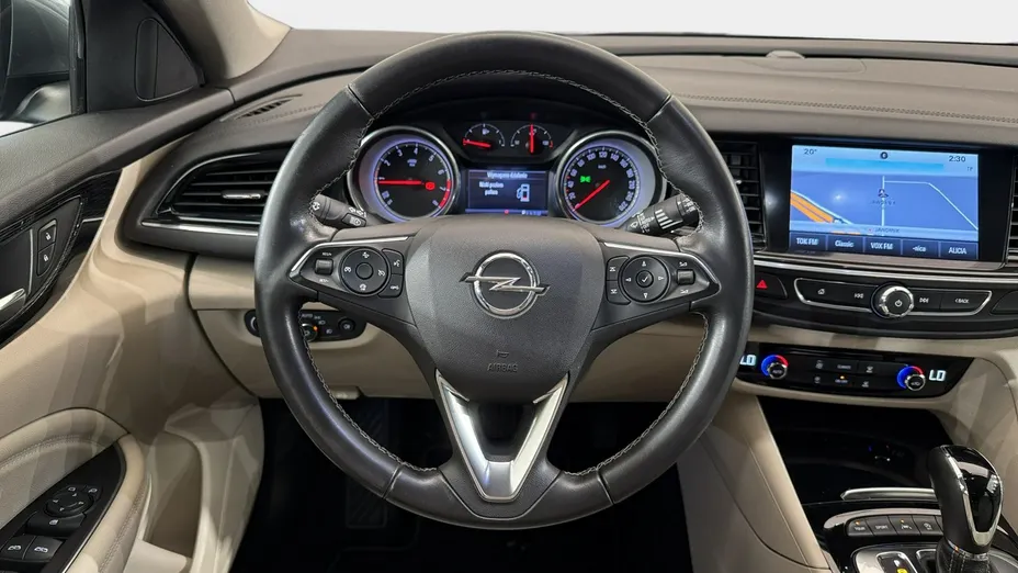 OPEL Insignia -