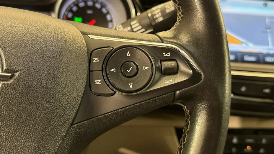 OPEL Insignia -