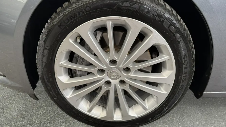 OPEL Insignia -