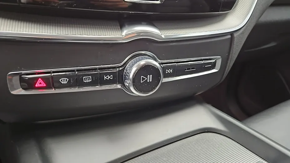 VOLVO XC60 -