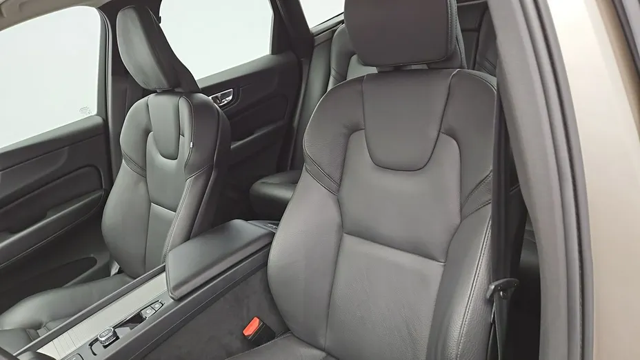 VOLVO XC60 -