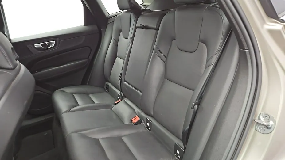 VOLVO XC60 -