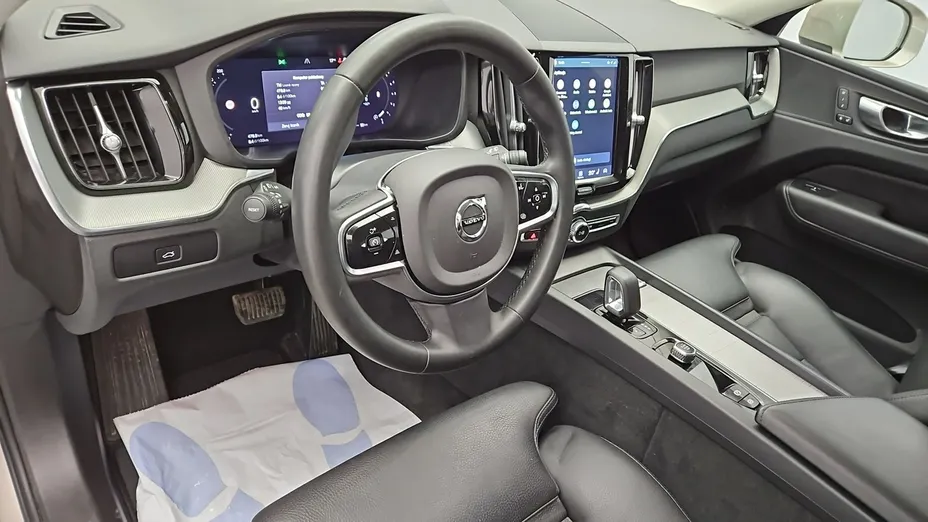 VOLVO XC60 -