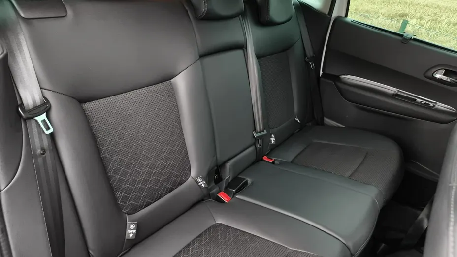 PEUGEOT 3008 -