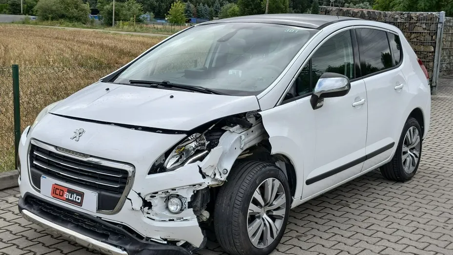 PEUGEOT 3008 -