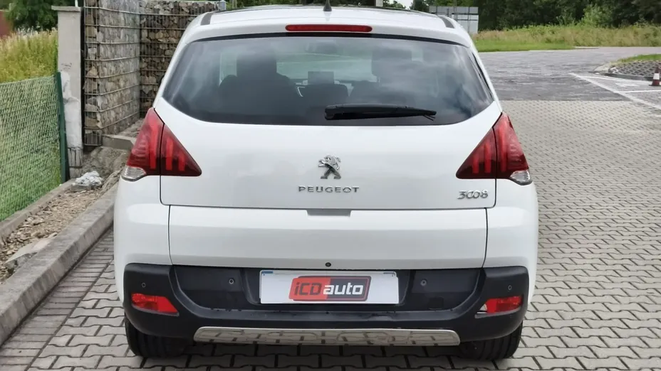 PEUGEOT 3008 -