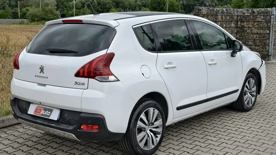 PEUGEOT 3008 -