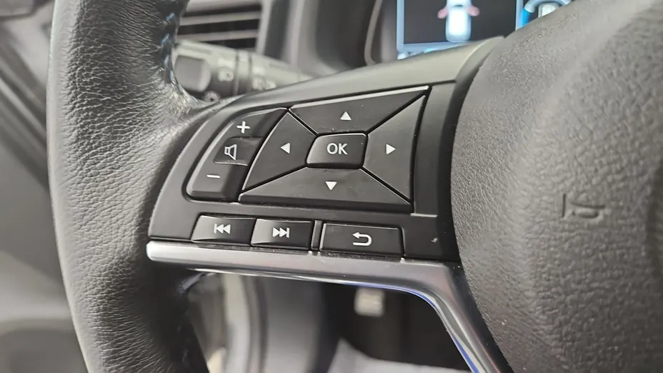 NISSAN Leaf -