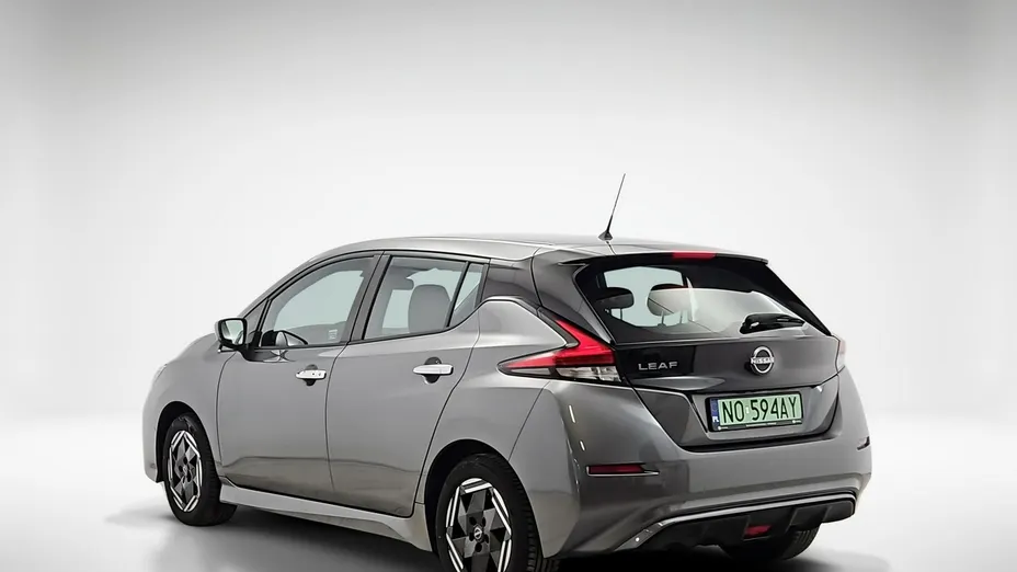 NISSAN Leaf -