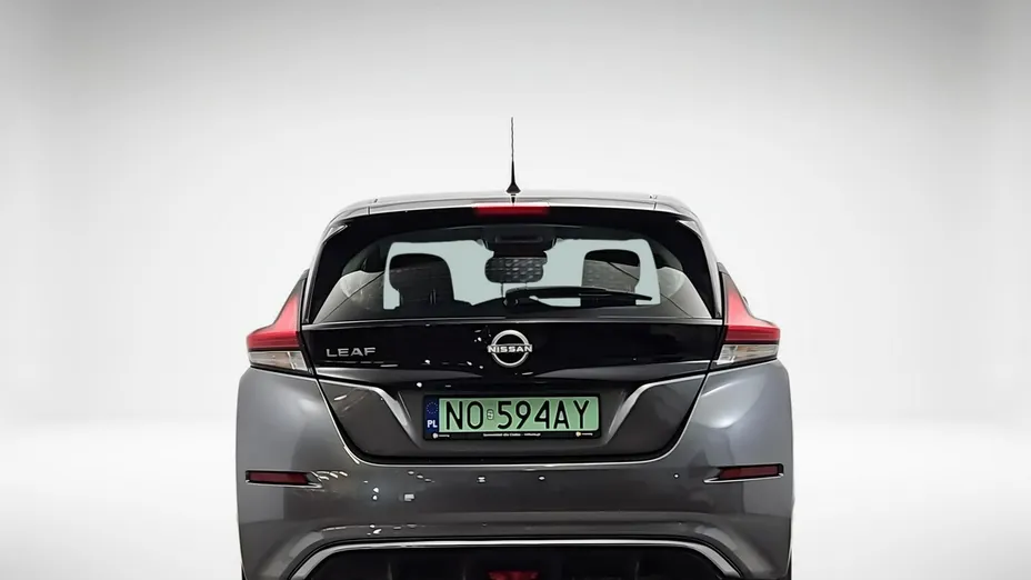 NISSAN Leaf -