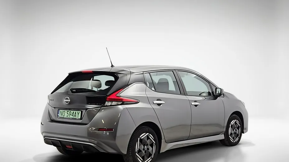 NISSAN Leaf -