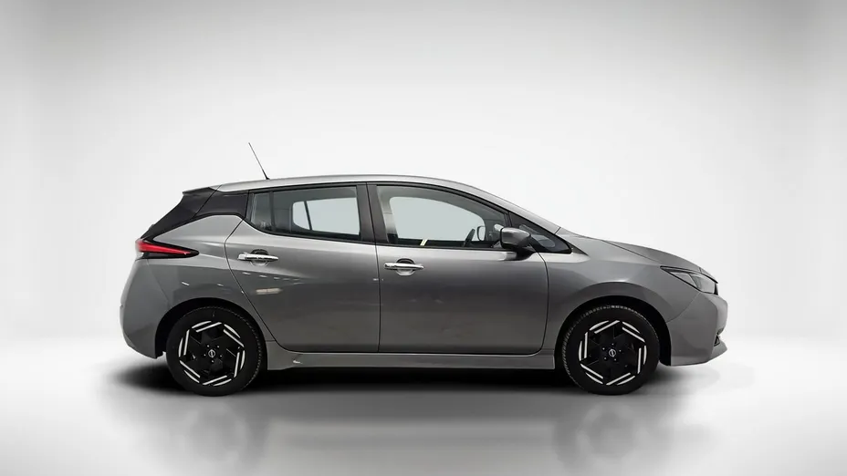 NISSAN Leaf -
