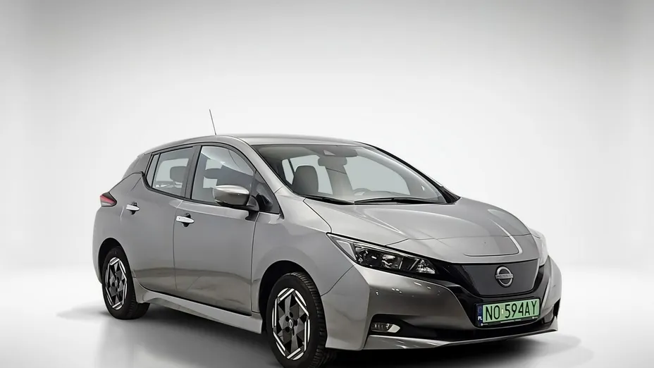 NISSAN Leaf -