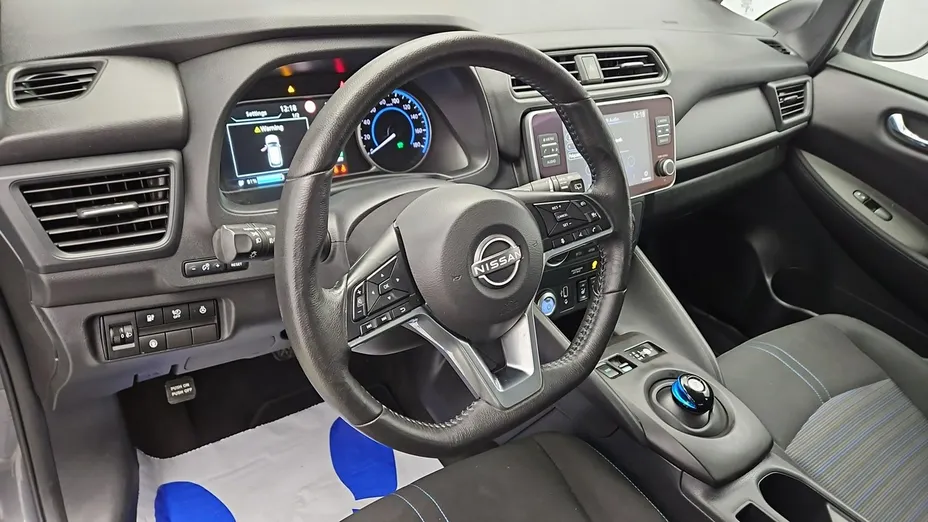 NISSAN Leaf -
