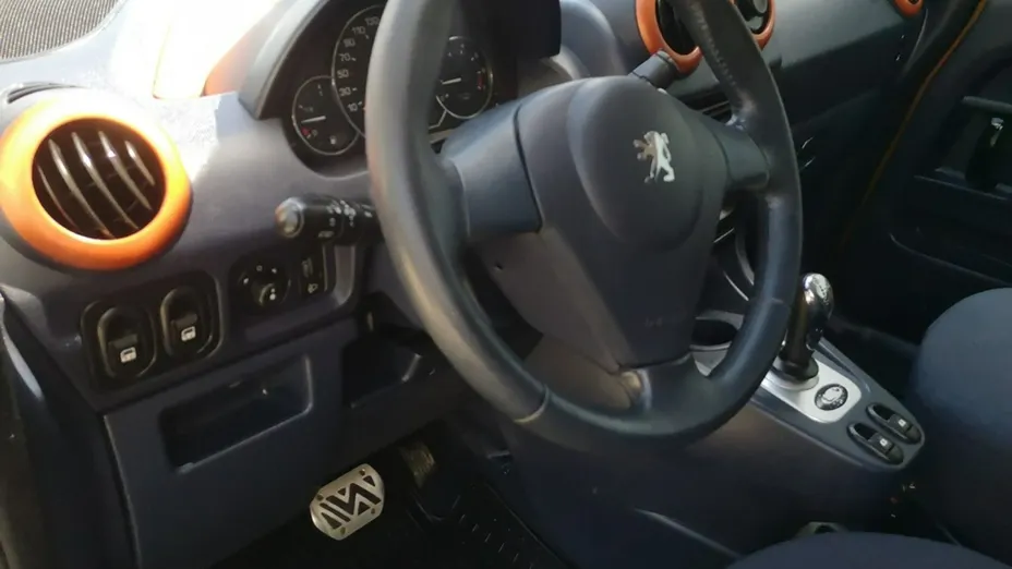 PEUGEOT 1007 -