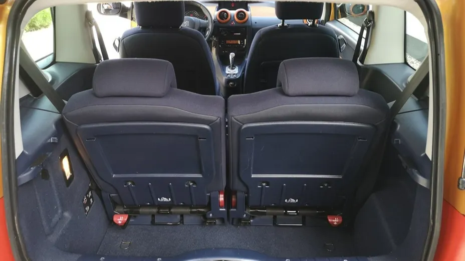 PEUGEOT 1007 -