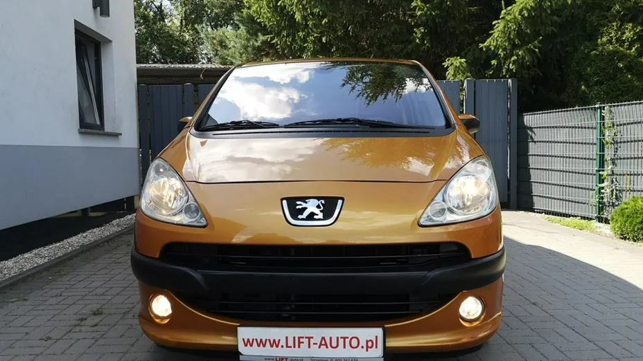 PEUGEOT 1007 -