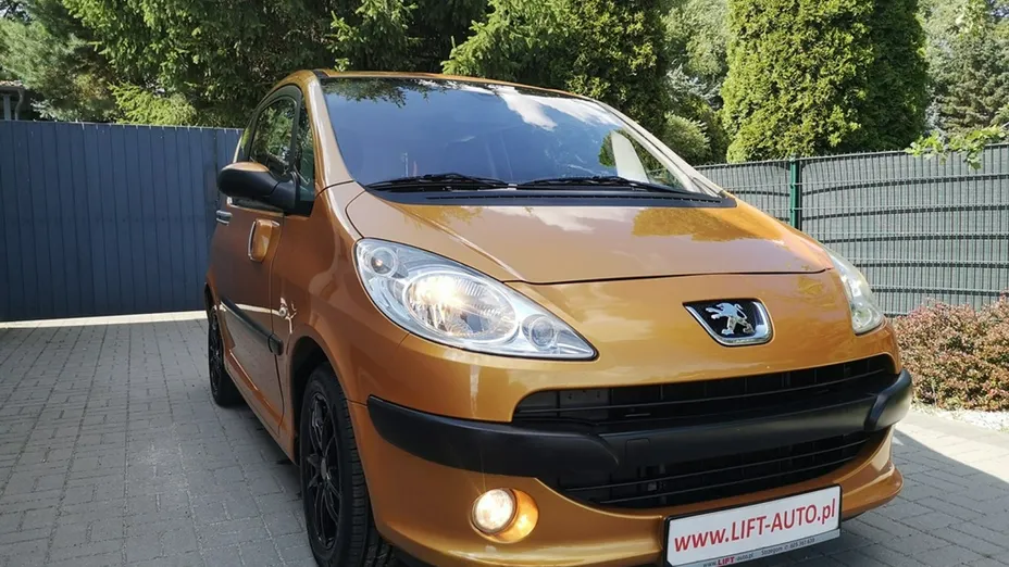PEUGEOT 1007 -