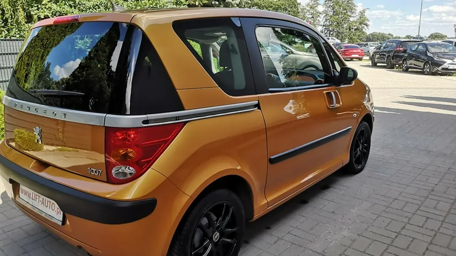 PEUGEOT 1007 -