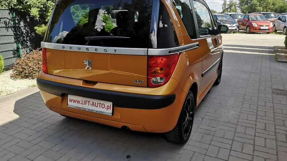 PEUGEOT 1007 -